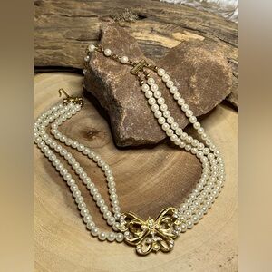 Vintage: Avon Nina Ricci triple strand faux pearl necklace